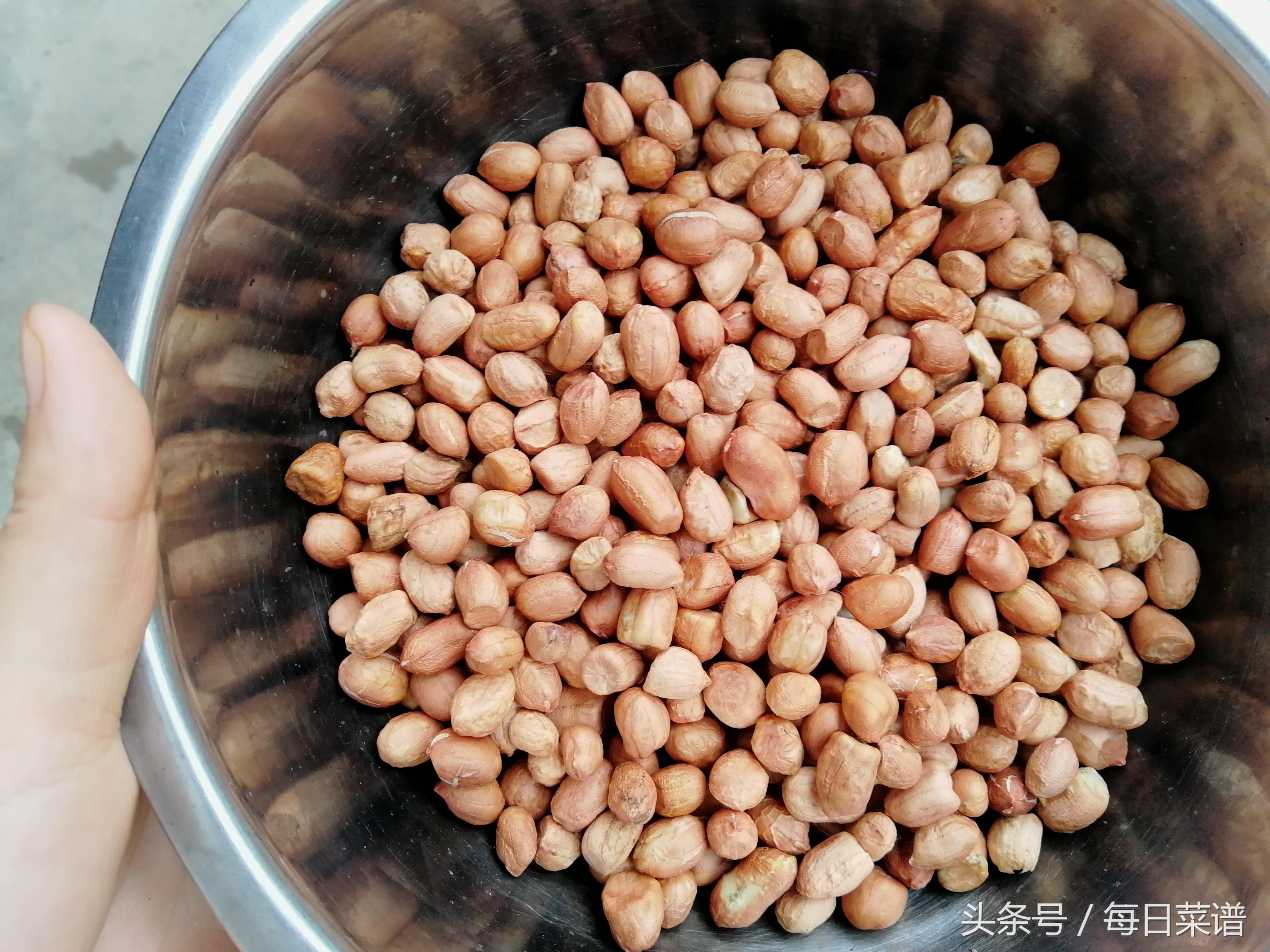 电饼铛花生米用大火还是小火（怎样做花生米才好吃）-3
