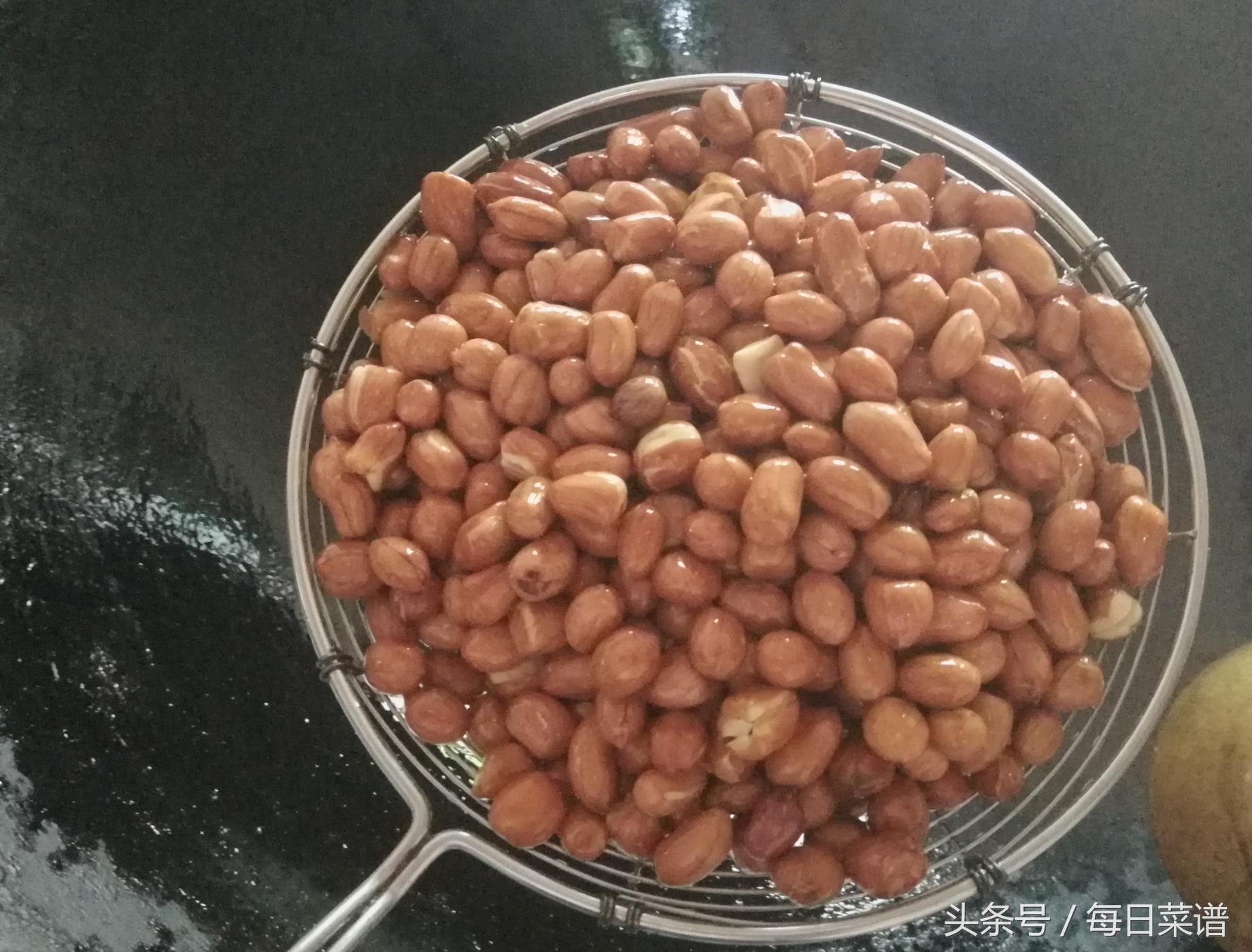 电饼铛花生米用大火还是小火（怎样做花生米才好吃）-6