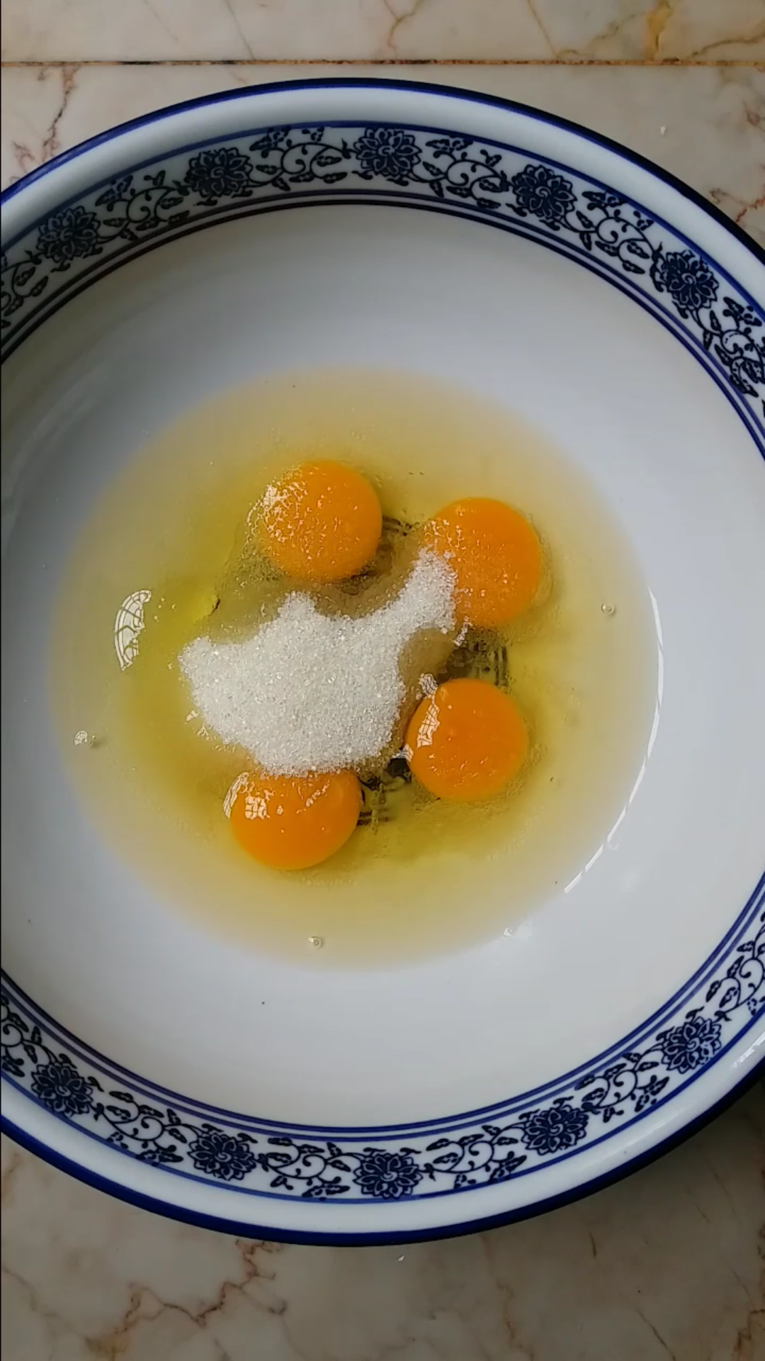 电饭煲做蛋糕怎么做好吃（电饭煲做蛋糕的教程）-1