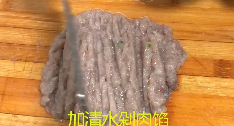 鲅鱼肉饺子馅做法，鲅鱼馅配什么菜包水饺？-6