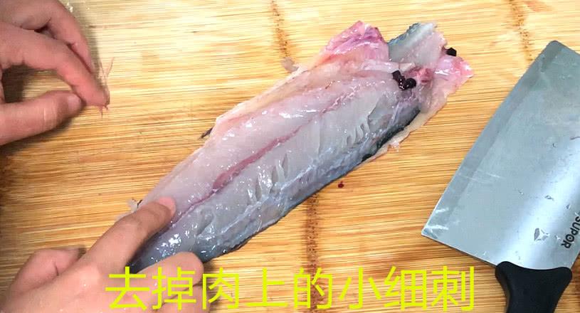 鲅鱼肉饺子馅做法，鲅鱼馅配什么菜包水饺？-4