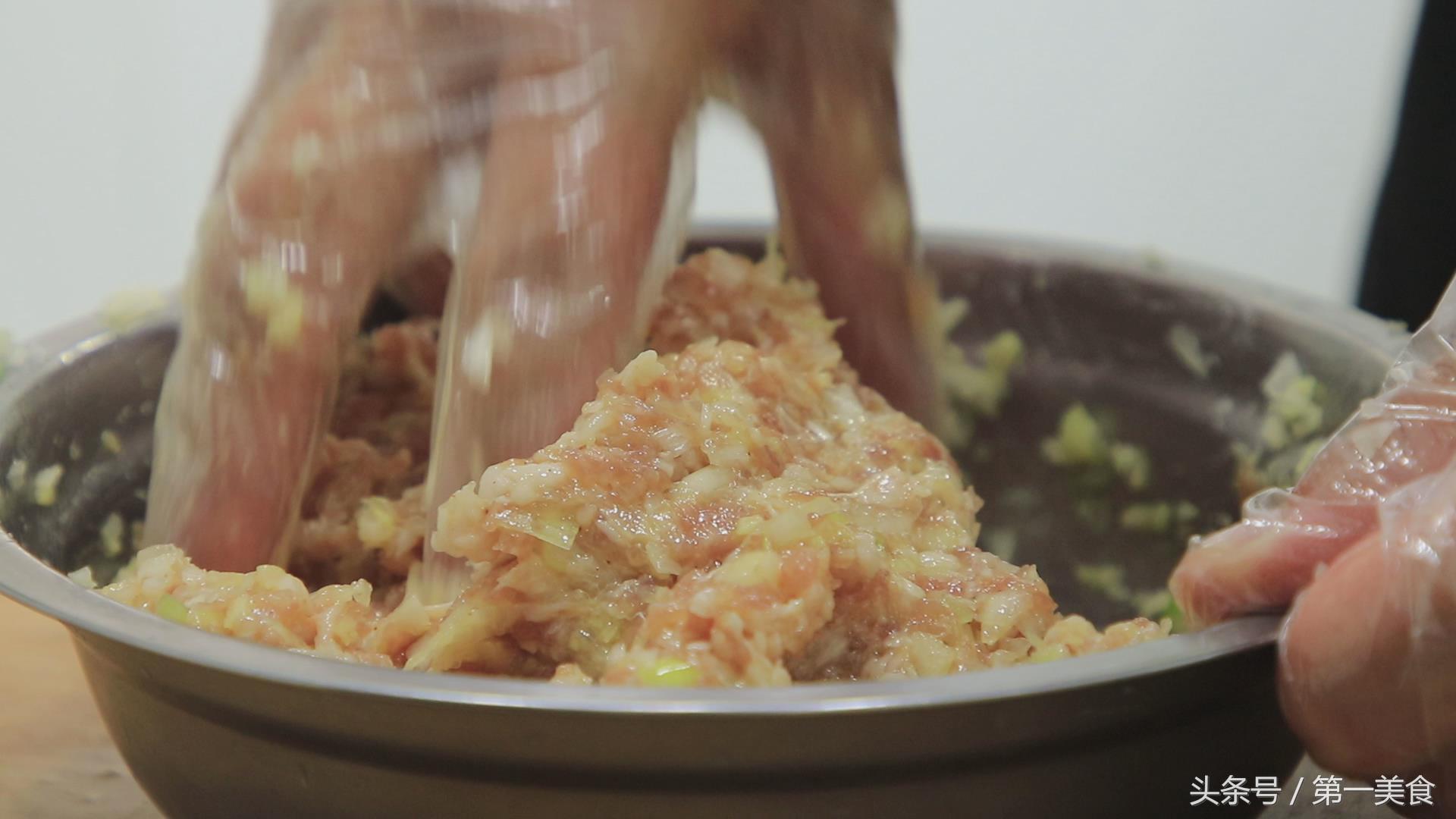 包饺子的过程简写（东北饺子的做法）-4