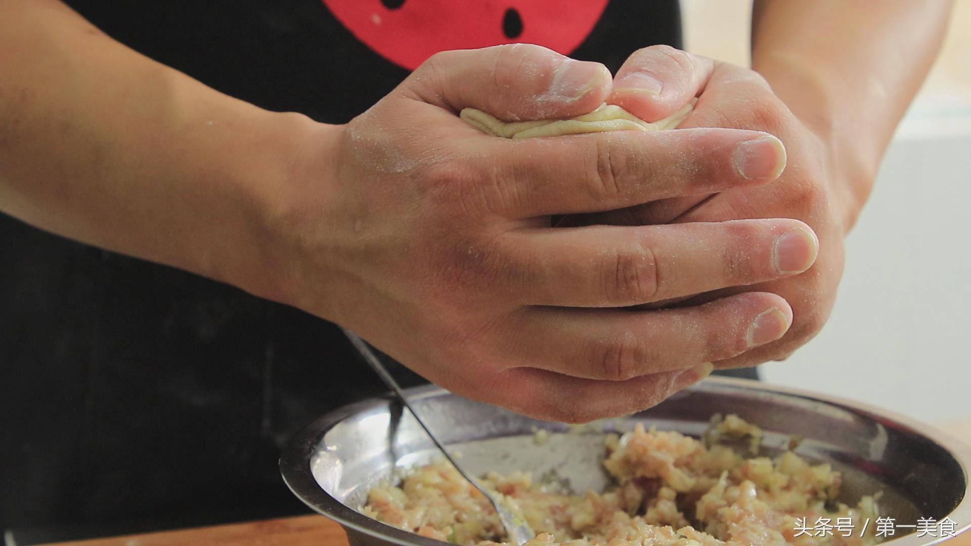 包饺子的过程简写（东北饺子的做法）-10