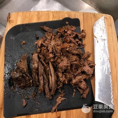 驴肉火烧的做法和配料（驴肉烧饼的做法）-4