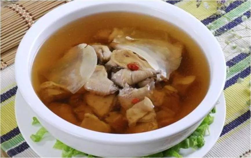天麻炖鸽子好还是炖鸡好一些（饭店鸽子汤的做法）-2