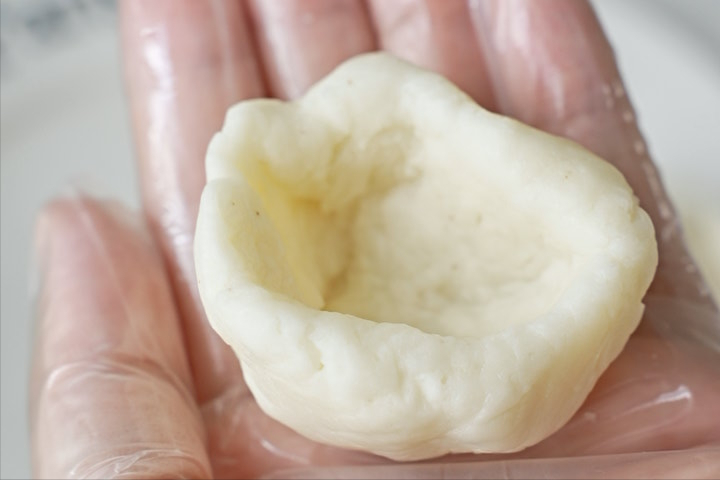 怎样做月饼好吃又简单（冰皮山药流心月饼的做法）-6