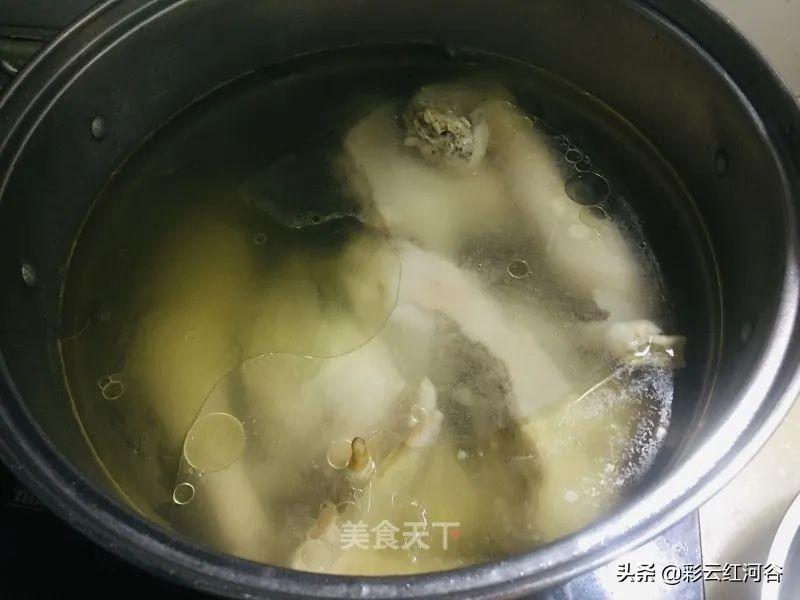 清炖鸡怎么炖好吃放什么调料（ 清炖鸡放什么材料）-7