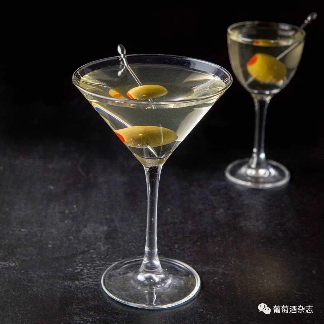 调制鸡尾酒常见的基酒有哪些，鸡尾酒以什么为基酒-14