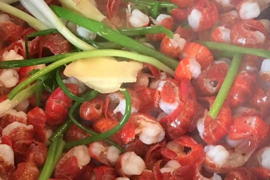 蒜蓉虾尾怎么做最好吃（蒜蓉虾尾最简单做法）-3