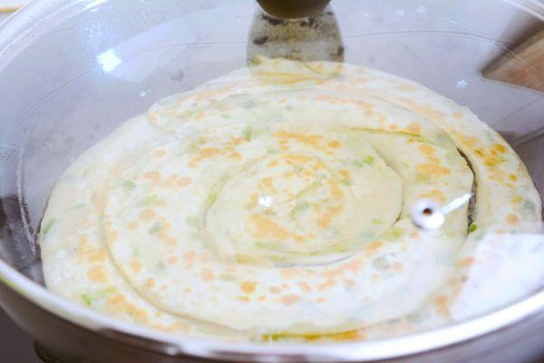葱油饼怎么做又酥又软_商业葱油饼正宗做法-21