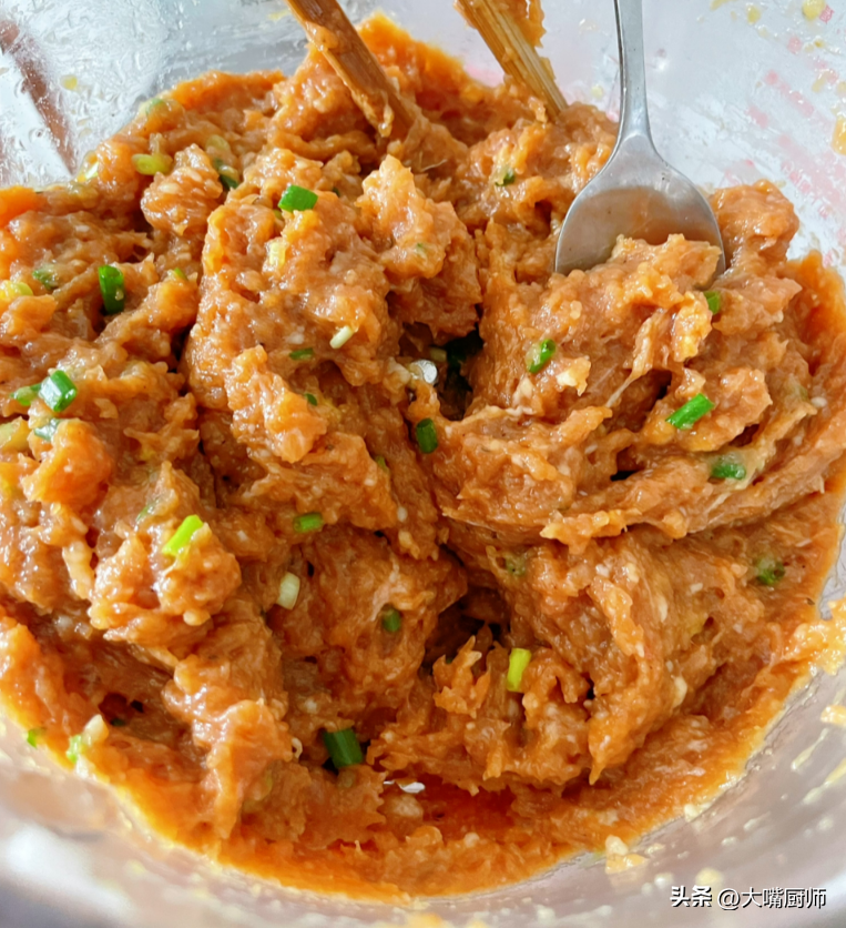 生煎包怎样煎出来酥脆香（生煎包怎么煎又脆不糊）-3