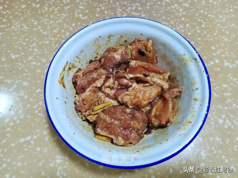 排骨芋头蒸排骨的做法 饭店的蒸排骨芋头怎么做？-4