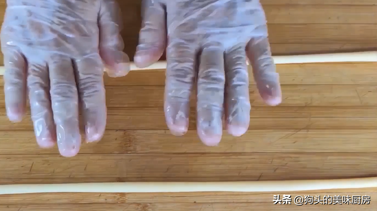 怎样炸麻花又软又蓬松（麻花凉了不硬的秘密）-11