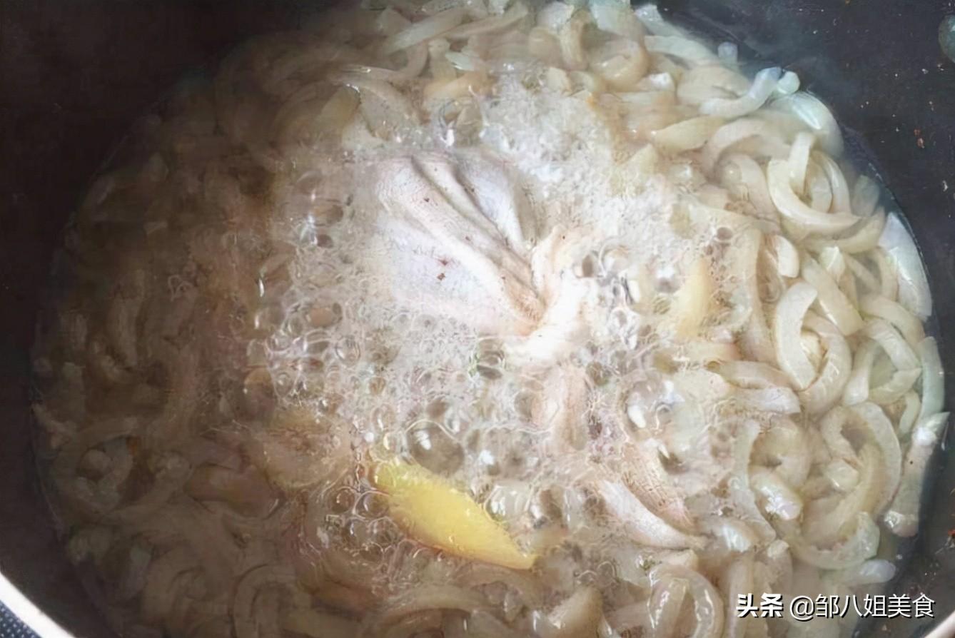 皮冻的做法一斤肉皮几斤水（蒸皮冻一碗肉皮几碗水）-7
