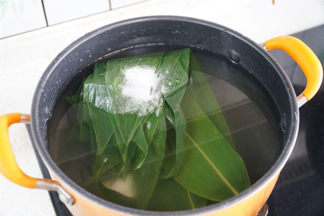 包粽子的糯米要泡多久_包粽子需要哪些材料？-6