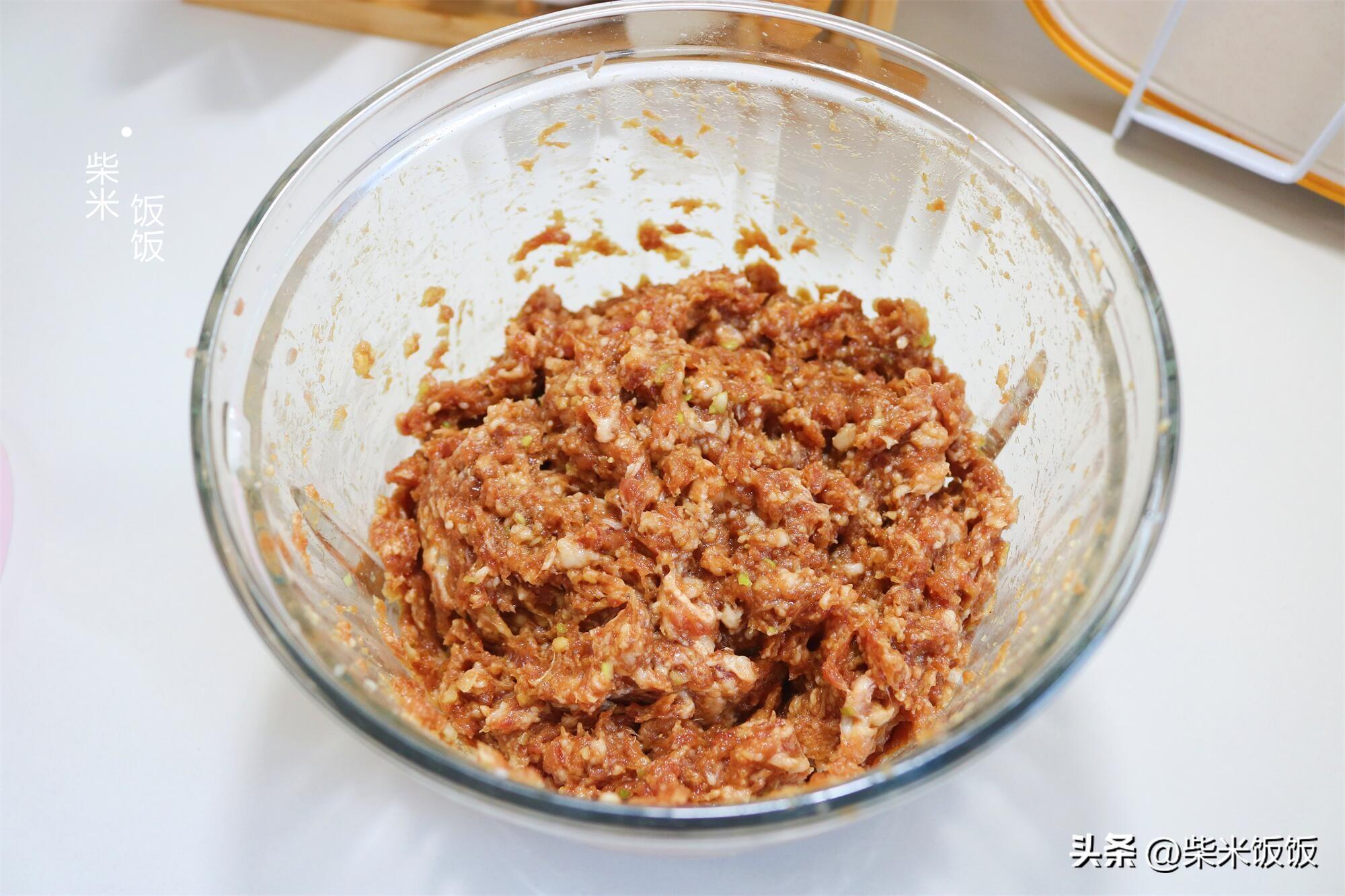 芹菜猪肉包子馅的做法，猪肉芹菜馅最佳搭配-6