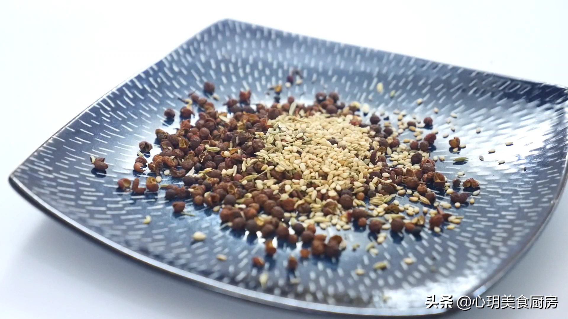 椒盐的制作方法及配方_椒盐粉的配方比例-5