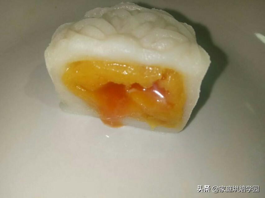 冰皮月饼制作方法及原料（家庭制作冰皮月饼的简单做法）-1
