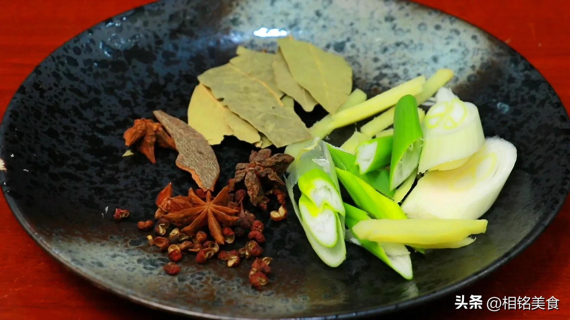 五香花生的做法和配料_五香咸干花生米的做法-6