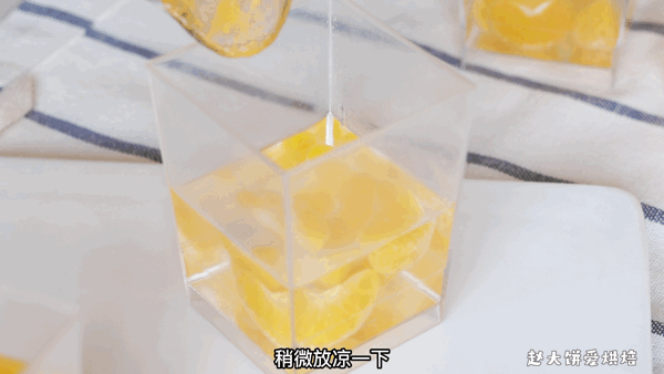 白凉粉怎么做水果果冻（在家做果冻需要什么材料）-9