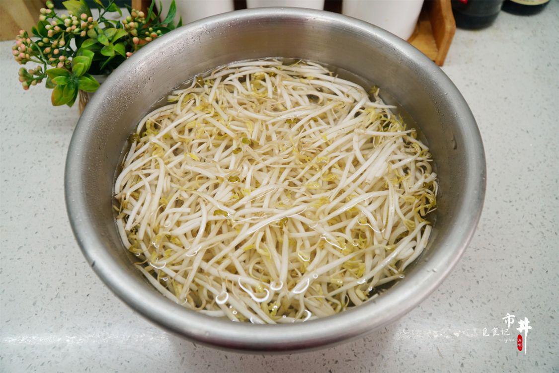 豆芽怎么炒好吃又简单不放辣椒（炒豆芽放醋还是放酱油）-4