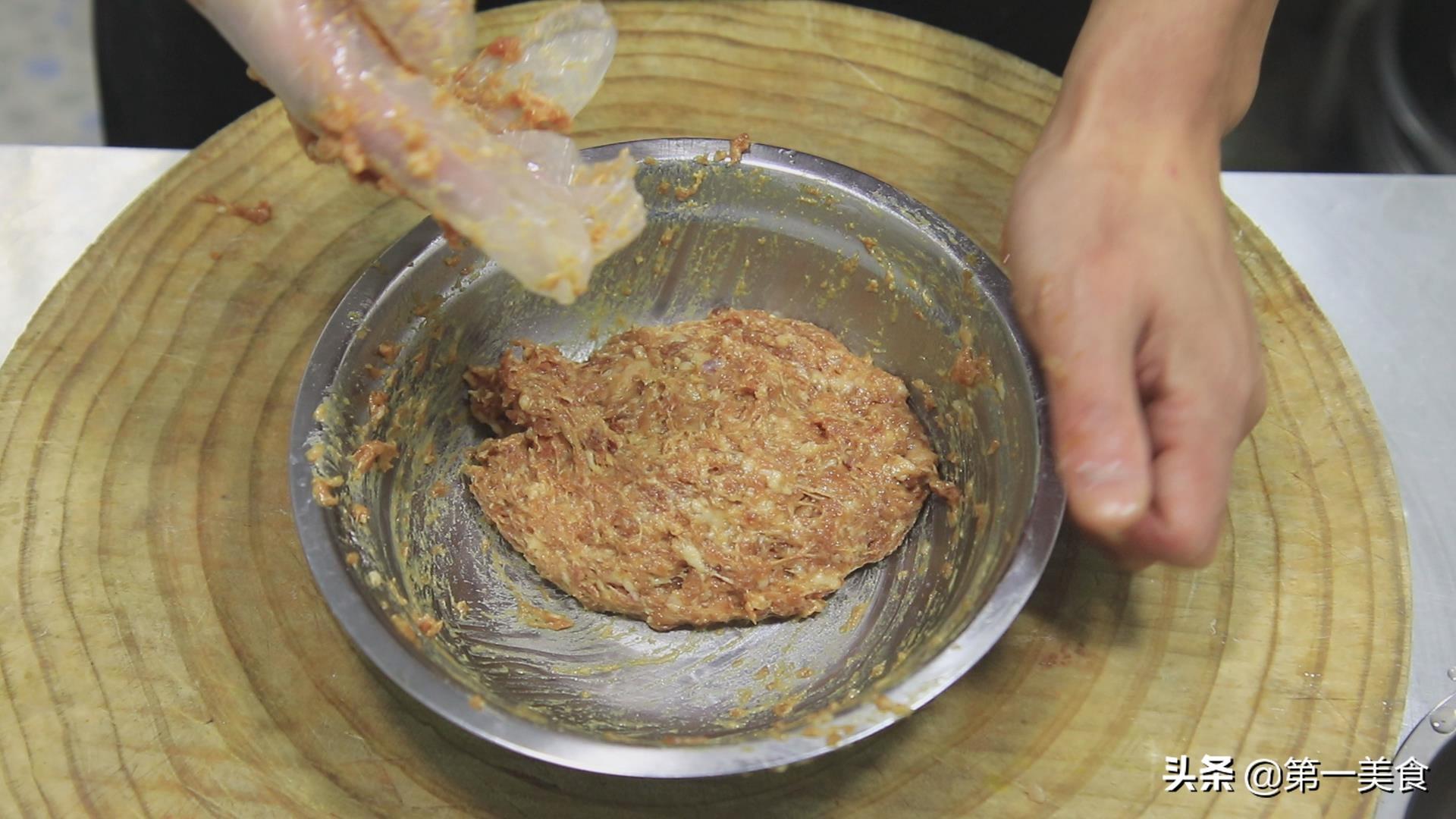 怎样做茄盒好吃又简单（肉末茄盒子怎么做）-10