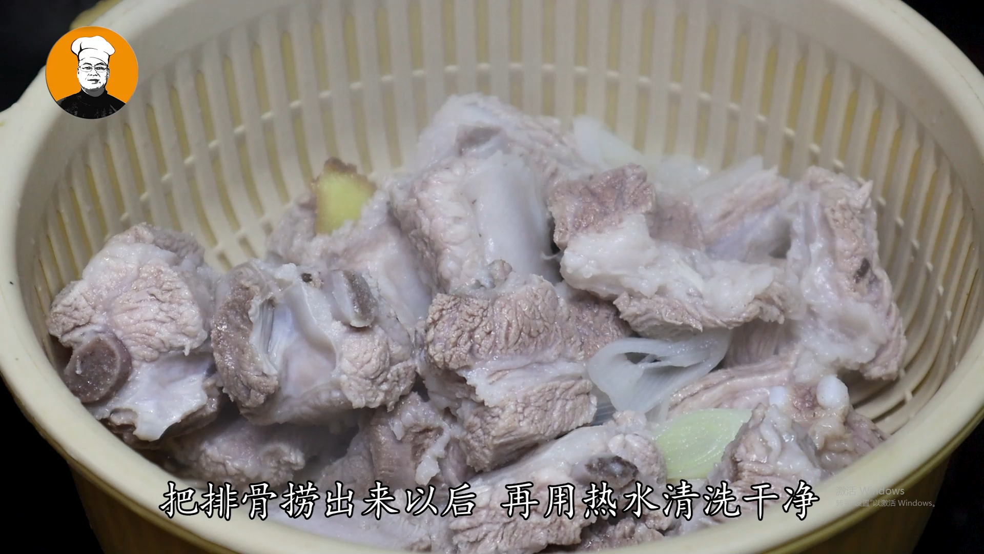 排骨炖莲藕怎么做好吃 清炖排骨莲藕汤如何做好吃-5