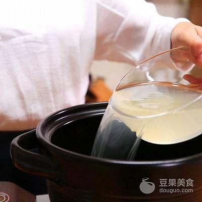 清汤白菜豆腐汤的做法（白菜豆腐清汤怎么做）-5
