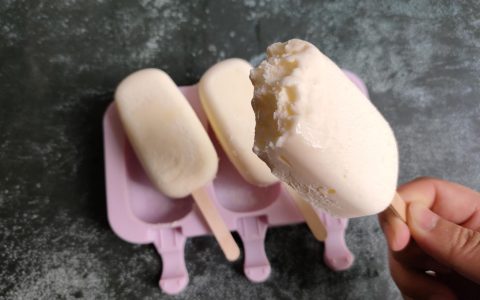 用纯牛奶做雪糕最简单的方法（怎么做小布丁雪糕）