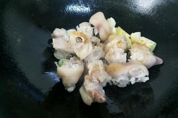 黄豆海带炖猪蹄的做法（猪脚可以和海带黄豆一起炖吗）-9