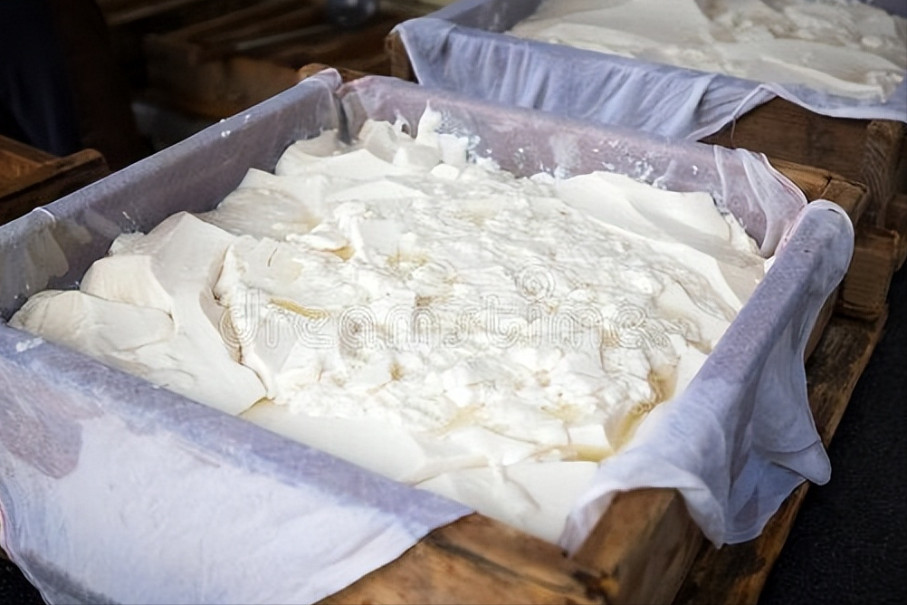 米醋泡黄豆的正确做法（在家制作豆腐的简单方法）-5