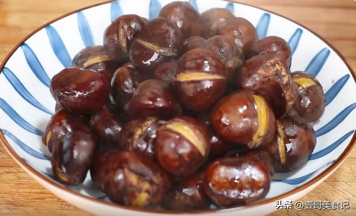 生板栗怎么去皮和壳最快，板栗煮后怎样好剥皮-6