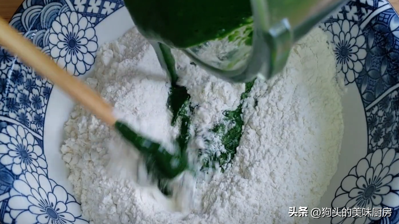 卷饼可以卷什么菜好吃（菠菜卷怎么做好吃窍门）-7