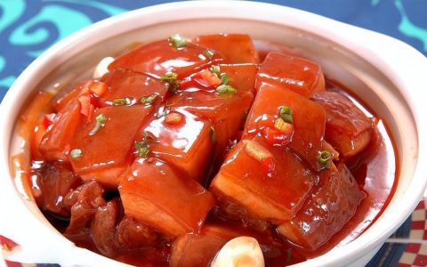 红烧肉最正宗的做法（蒜苗红烧肉怎么烧好吃）
