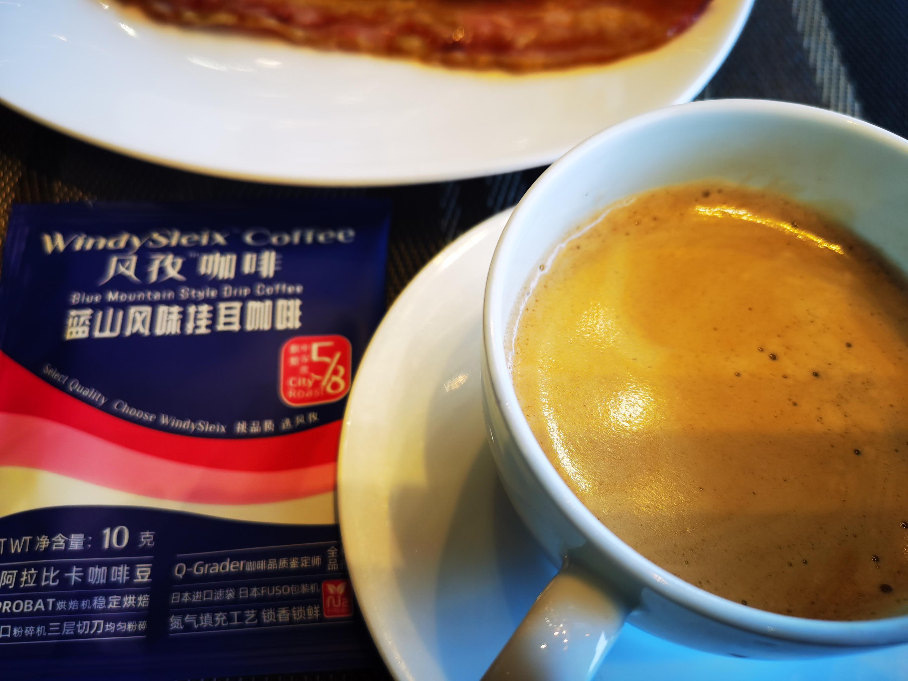 卡布奇诺和拿铁有什么区别（卡布奇诺咖啡的制作方法）-7