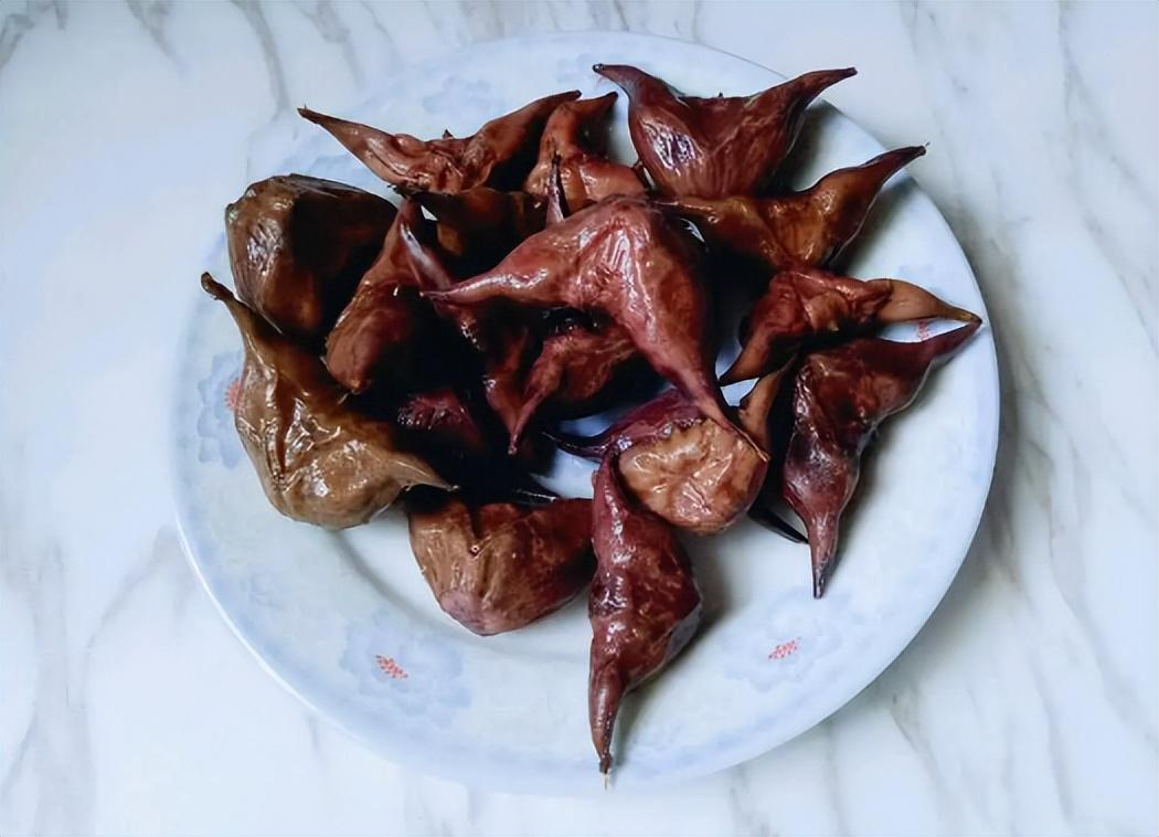 菱角怎么煮好吃没有异味（煮菱角用什么水好吃）-3