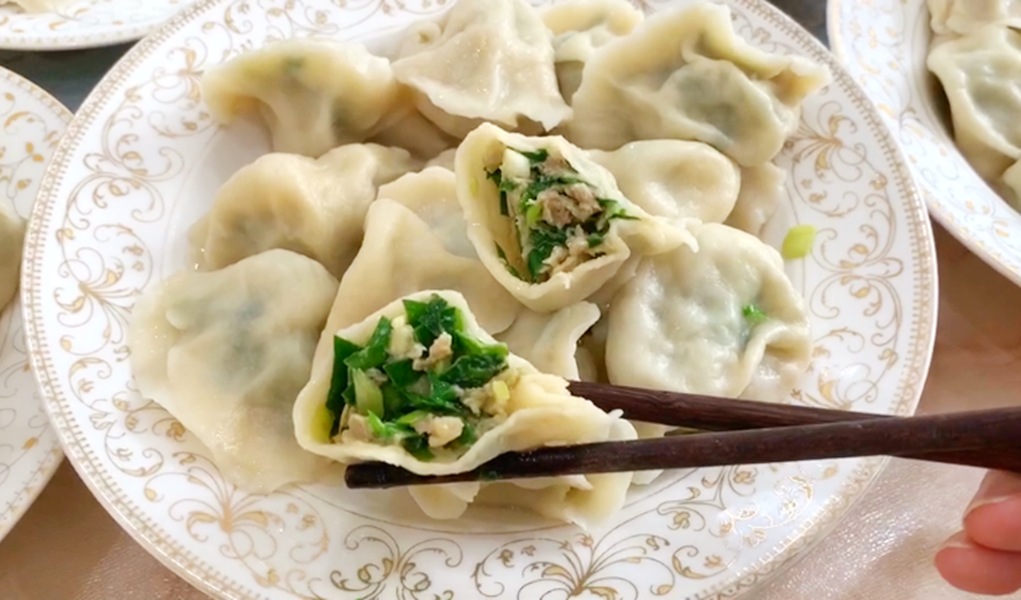 怎样调韭菜肉的饺子馅（包饺子用韭菜馅怎么做）-7