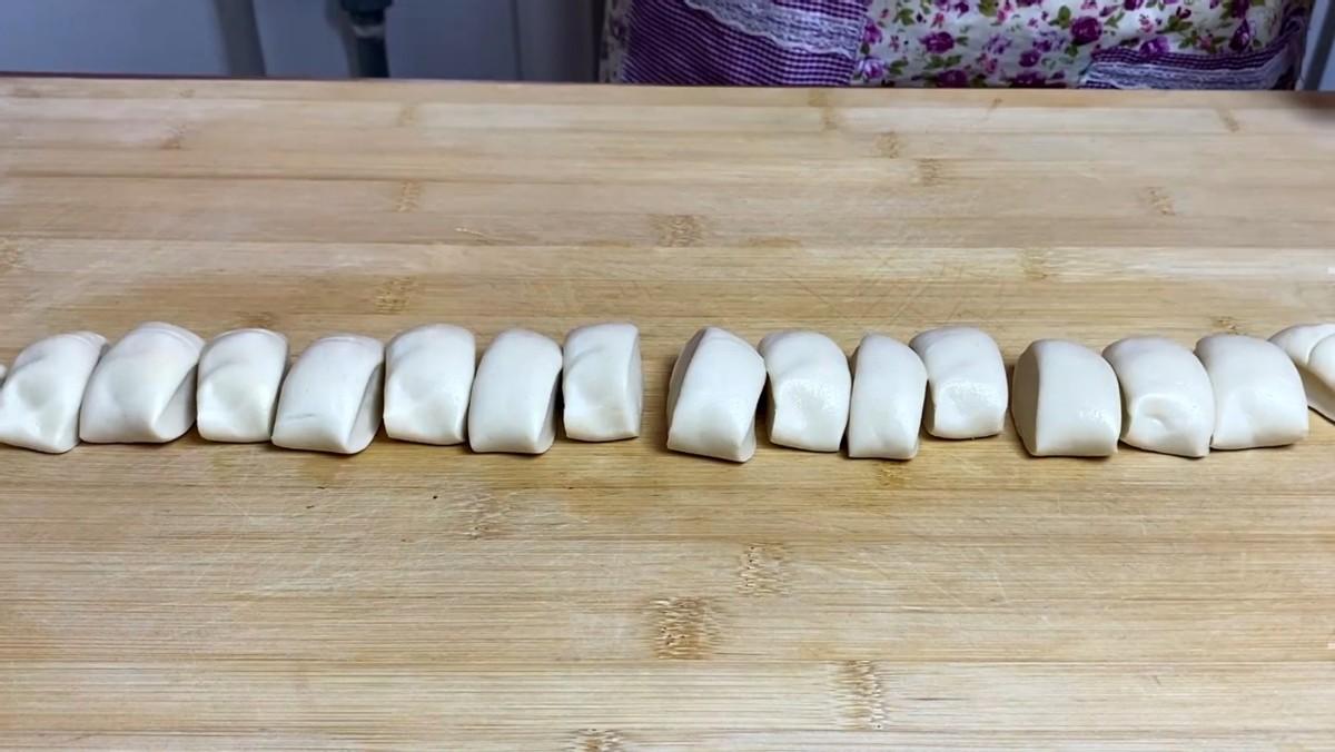 蒸春饼的做法家常做法（春饼怎么做又薄又软又好吃）-3