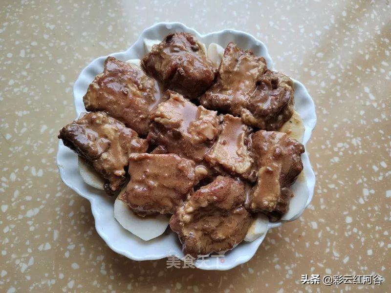 排骨芋头蒸排骨的做法 饭店的蒸排骨芋头怎么做？-7