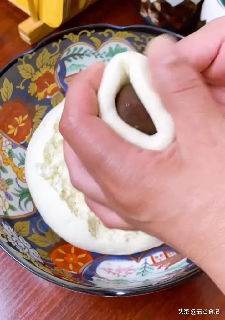 油炸糕怎么做又酥又脆（糯米炸糕怎样和面）-7