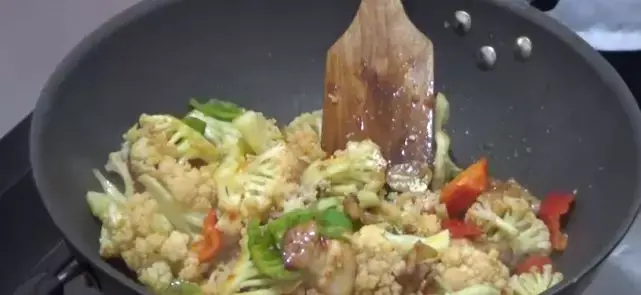 怎样做花菜好吃又简单（花菜怎么做最好吃）-9