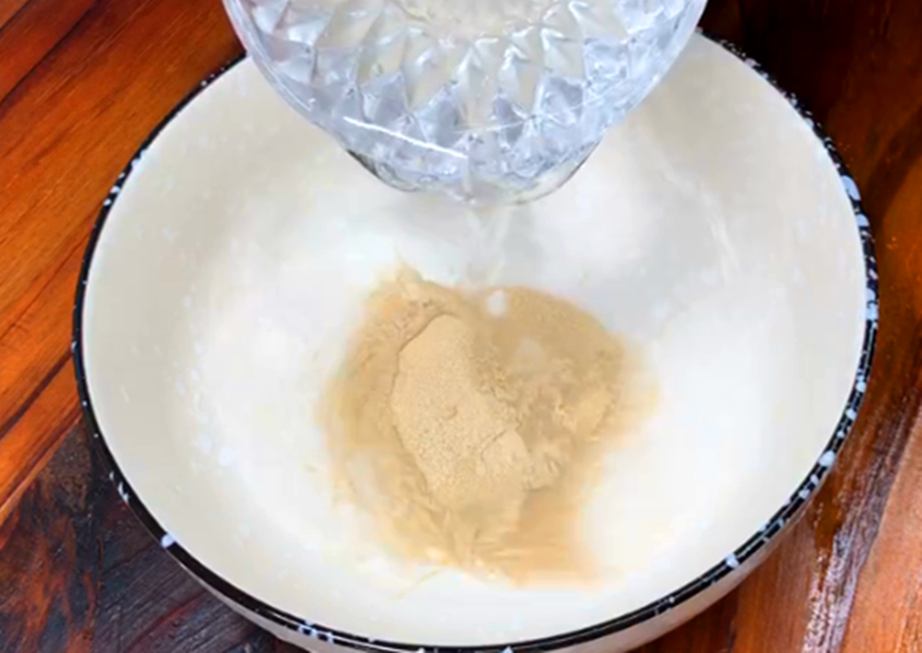 酵母怎么发面又松又软_鲜酵母怎样使用做馒头-2