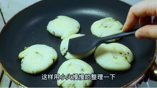 酥饼的制作方法与配料，酥饼的制作过程-7