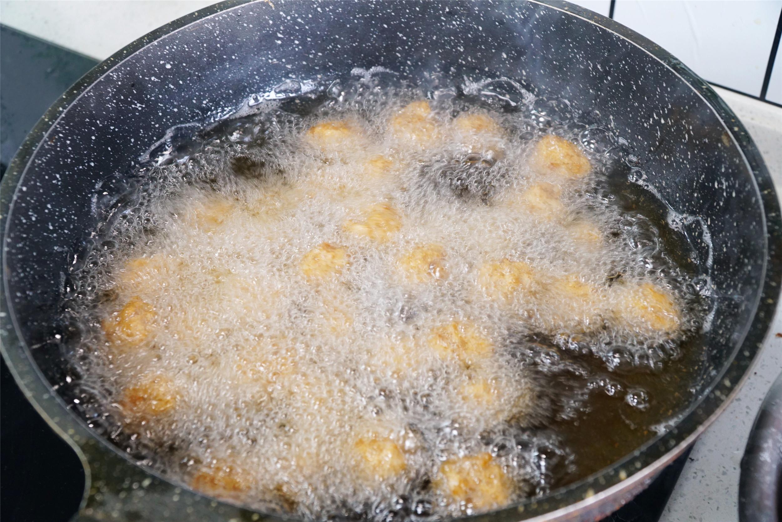 炸牛肉丸子的做法家常_油炸牛肉丸子的制作方法及配方-10