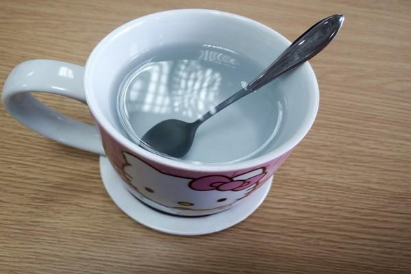 隔夜的茶水能不能吃（如何安全使用冰箱保鲜食物）-2