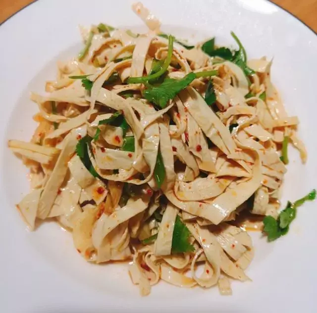 泡干豆腐皮的做法（油炸豆皮怎么做好吃）-4