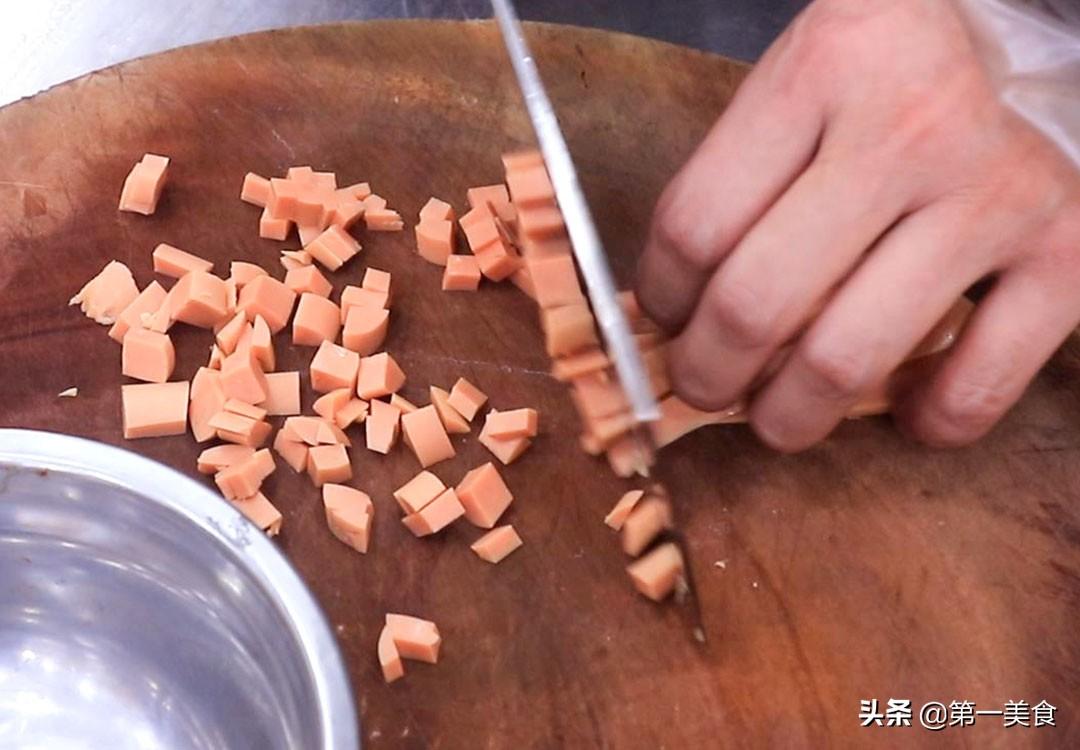 怎么做蛋炒饭简单又好吃_蛋炒饭如何炒好-8