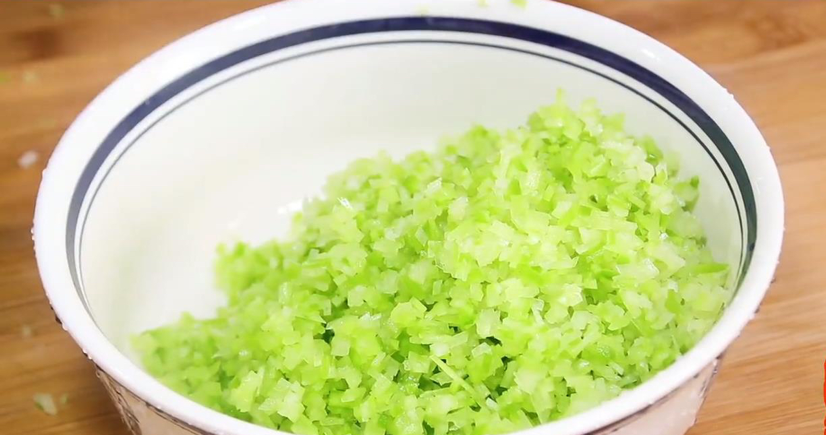 鸡蛋萝卜饺子馅的做法，萝卜和鸡蛋可以包饺子吗？-2