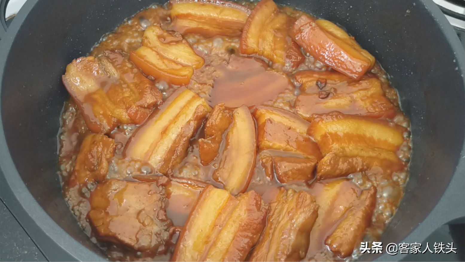 红焖肉的家常做法 炖红焖肉里面放什么菜好吃？-9