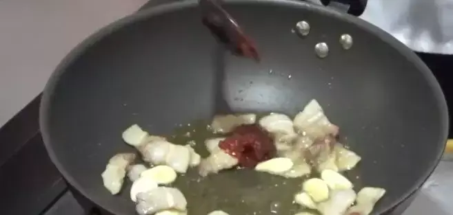 怎样做花菜好吃又简单（花菜怎么做最好吃）-5